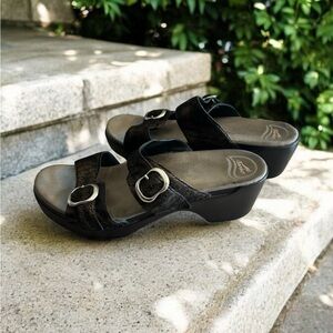 Dansko Sophie two Strap Slide Sandal. Size 41 US 9.5. Great Conditions.